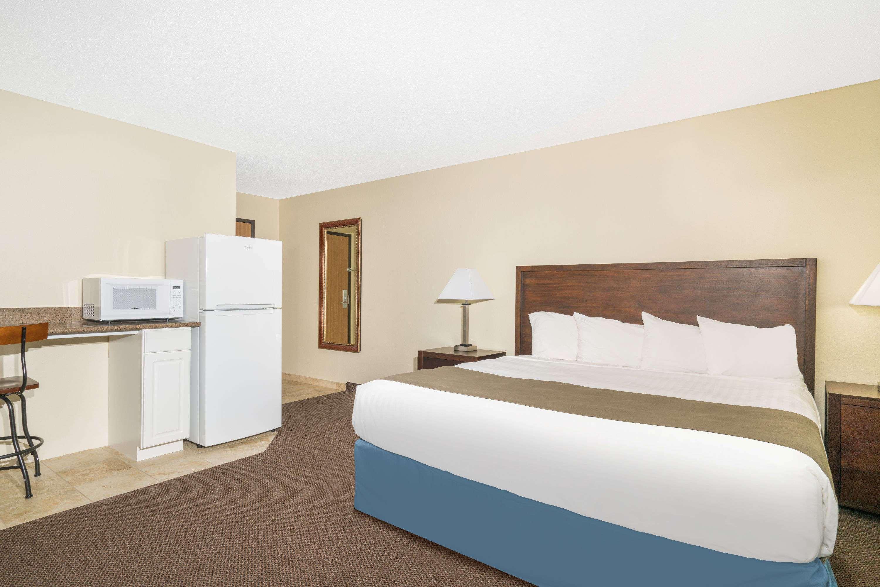 Days Inn & Suites By Wyndham Baxter Brainerd Area Екстер'єр фото