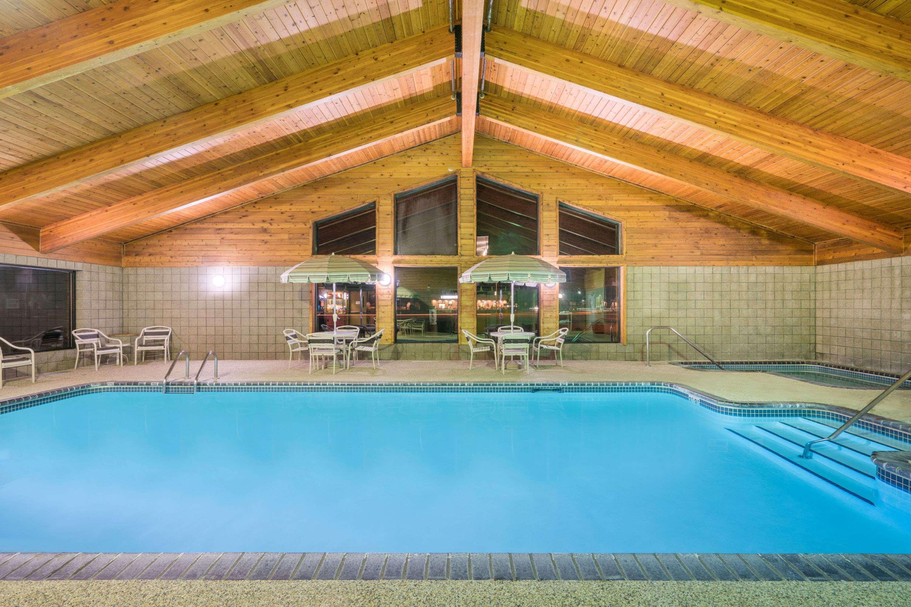 Days Inn & Suites By Wyndham Baxter Brainerd Area Екстер'єр фото